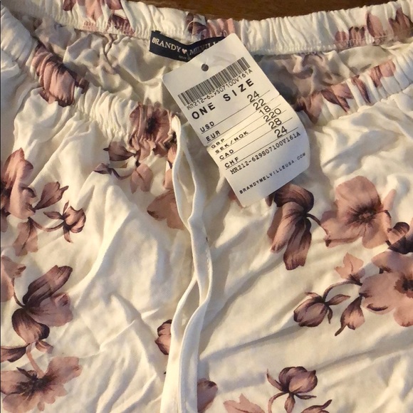 Shorts - Picture 4 of 5